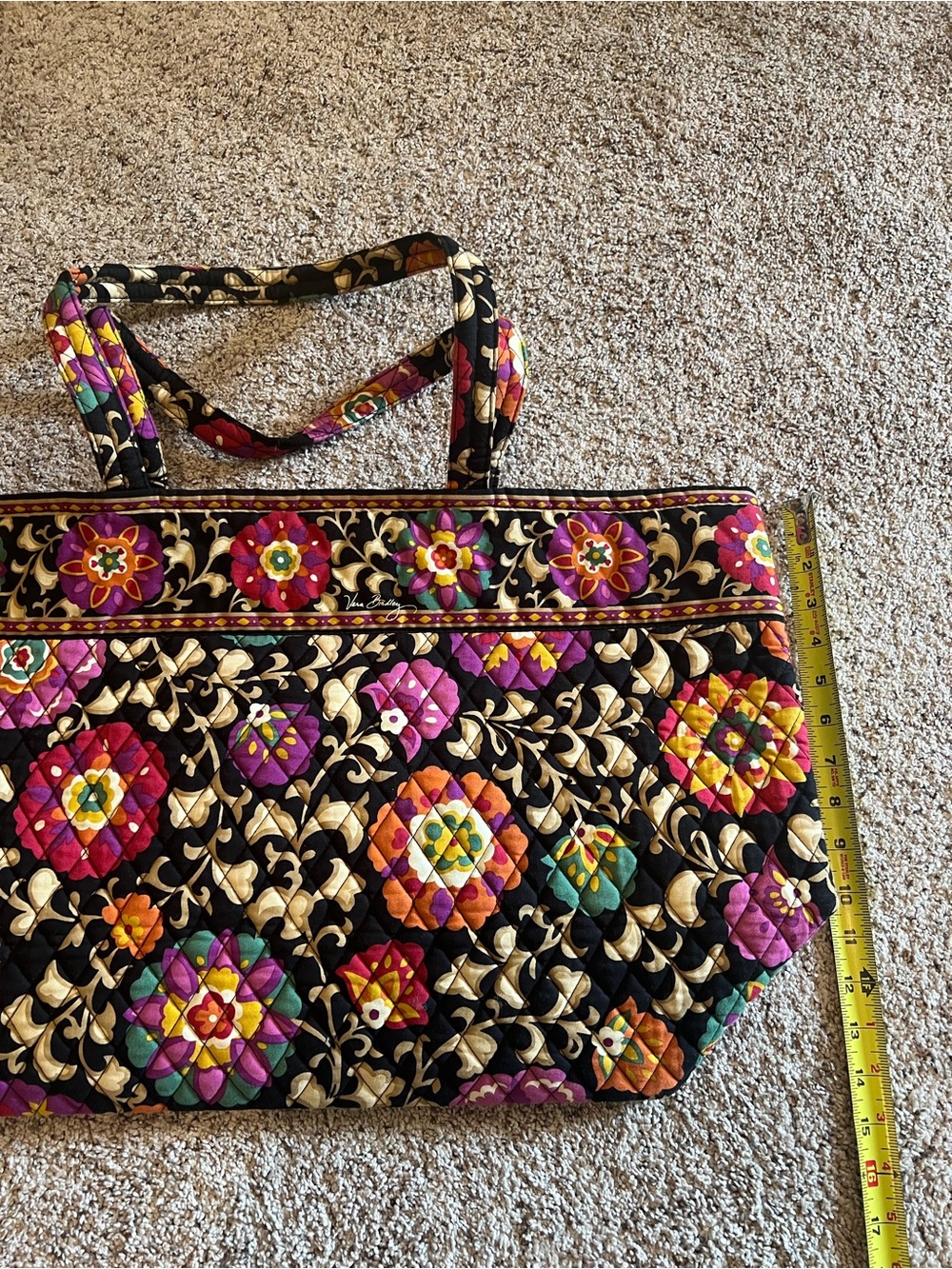 Vera Bradley Suzani Holiday Tote with Matching Makeup Bag 16”x14”x8” - Picture 10 of 11